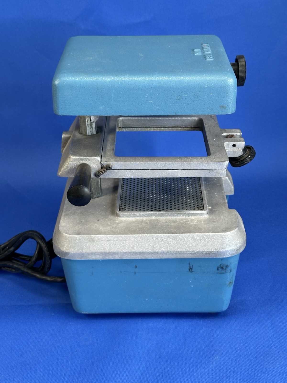 KEYSTONE Dental SINGLE CHAMBERED VACUUM FORMER 600 WATT