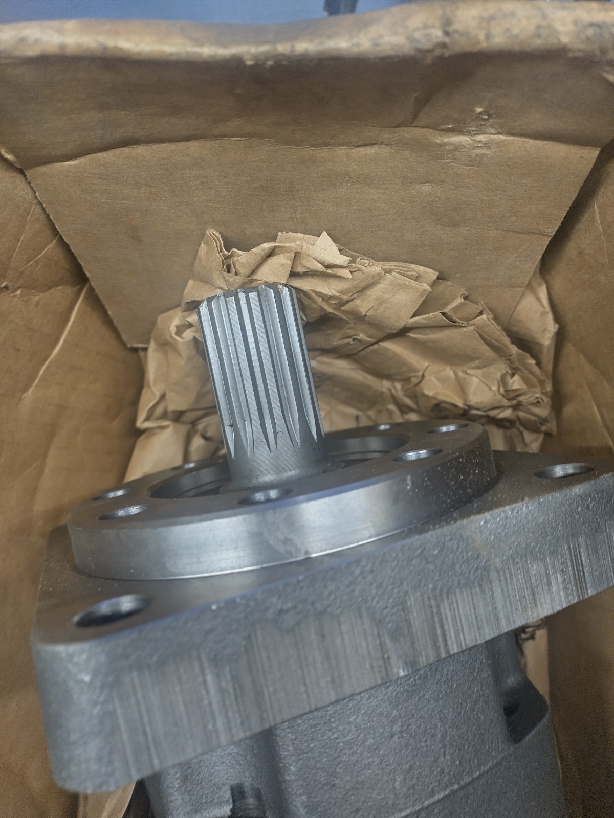 ORIGINAL Char-Lynn 109-1287-006 Hydraulic Motor =New Old Stock=