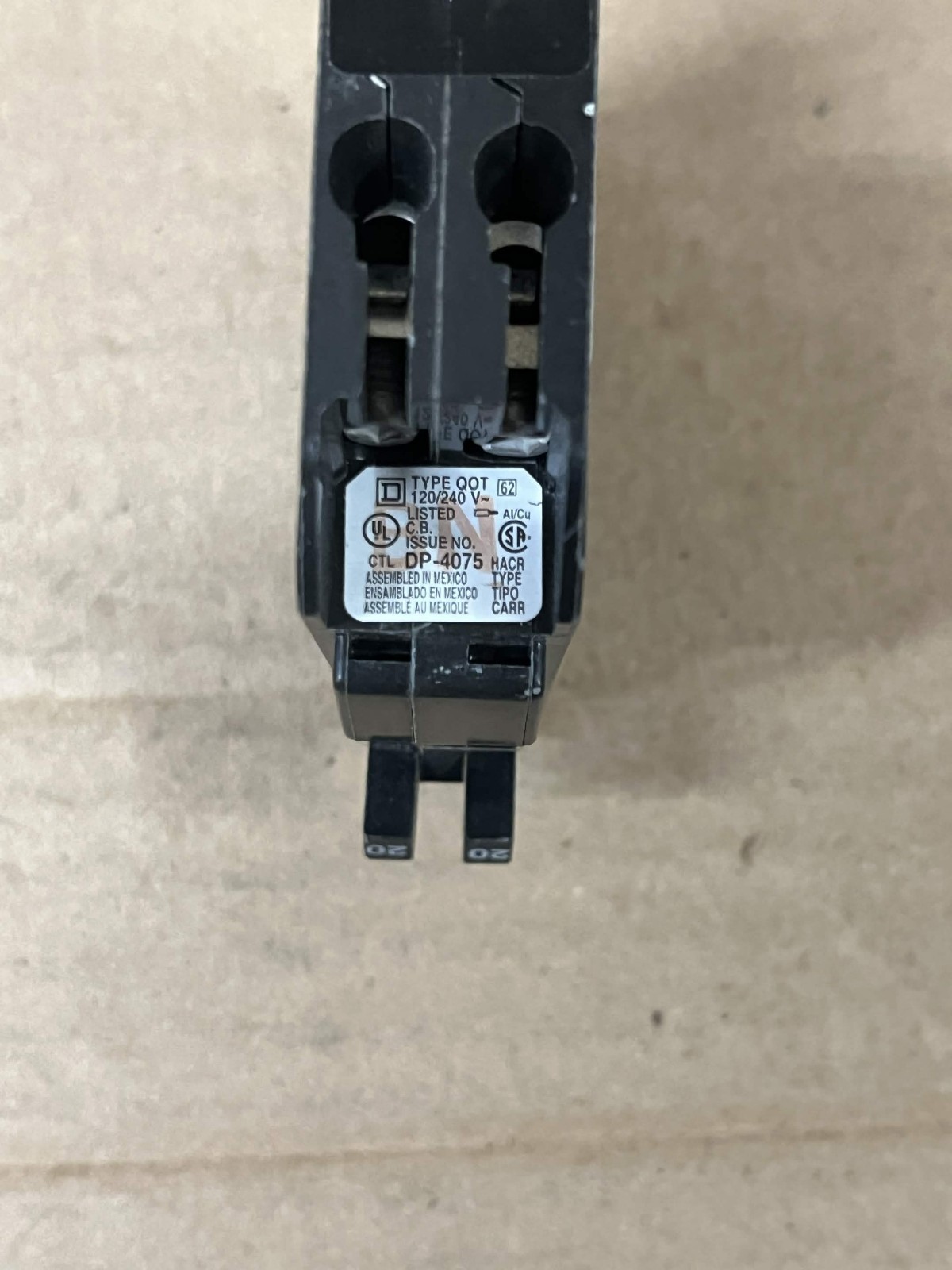 Square D QOT2020 2 Pole 20 Amp Tandem QOT Circuit Breaker Tested 20a Twin