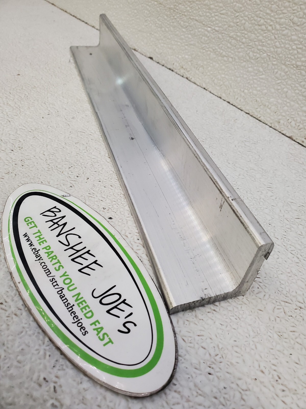 6061 T6 Aluminum L Angle 1″ 1/2 × 1″ 1/2 × 12″ × 1/4″ Thick Mill Finish