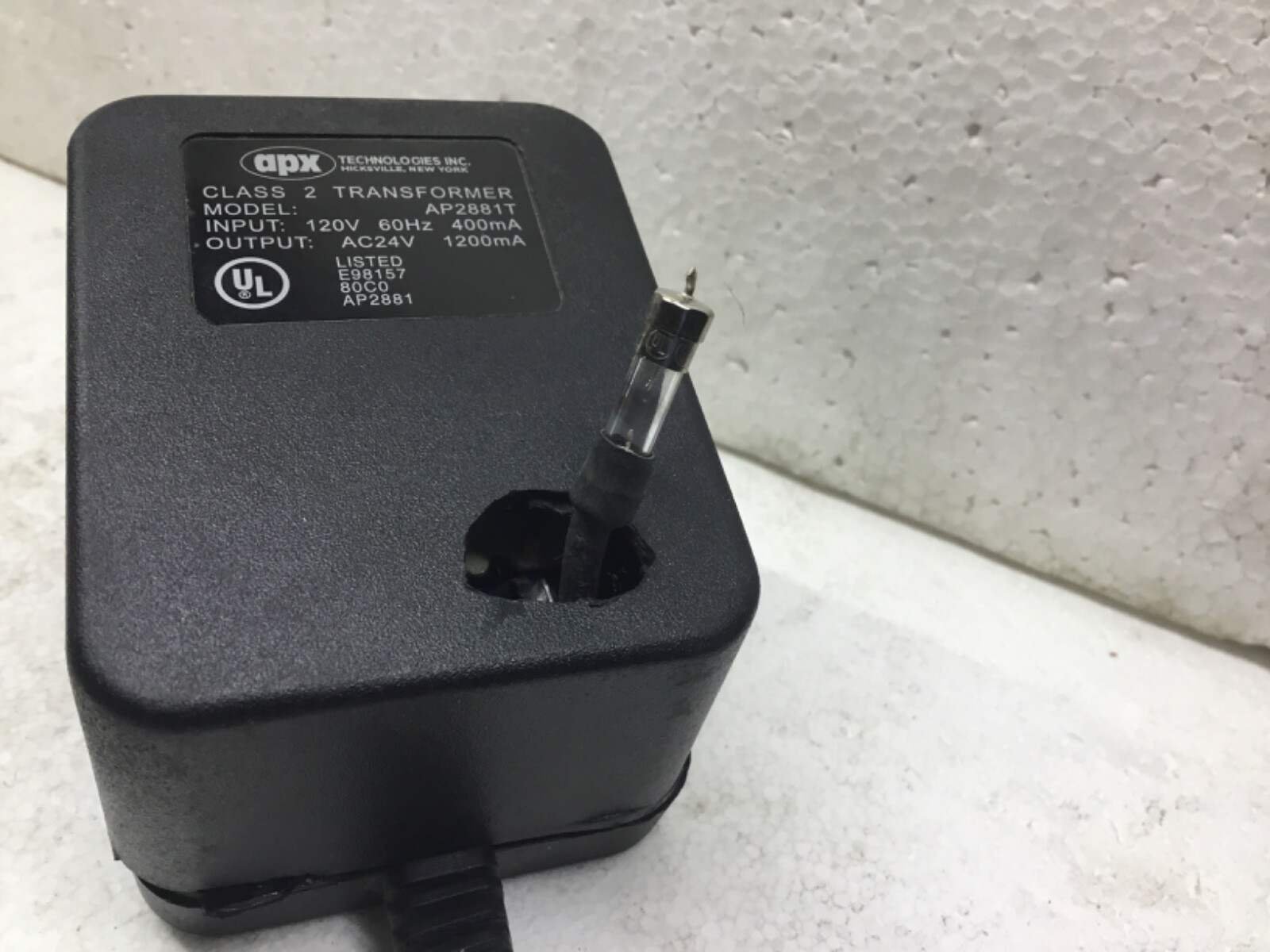 APX transformer 24 volt AC 1200ma 60hz 120 v 400ma UL grounded wall 3 prong plug