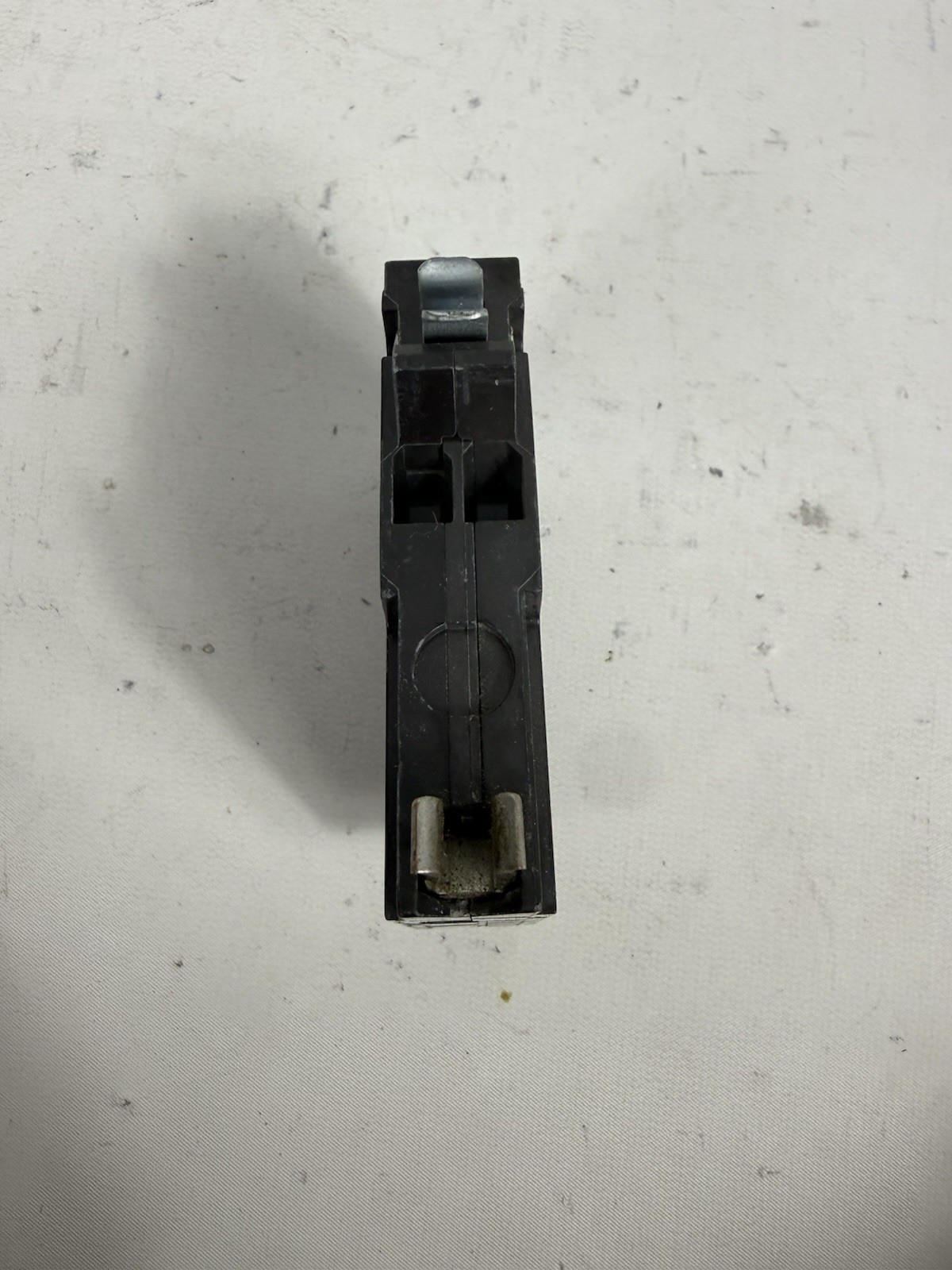 NEW Square D QOT2020NC, TWIN, Tandem, 1 Pole, 20 Amp Circuit Breaker 20A NO HOOK