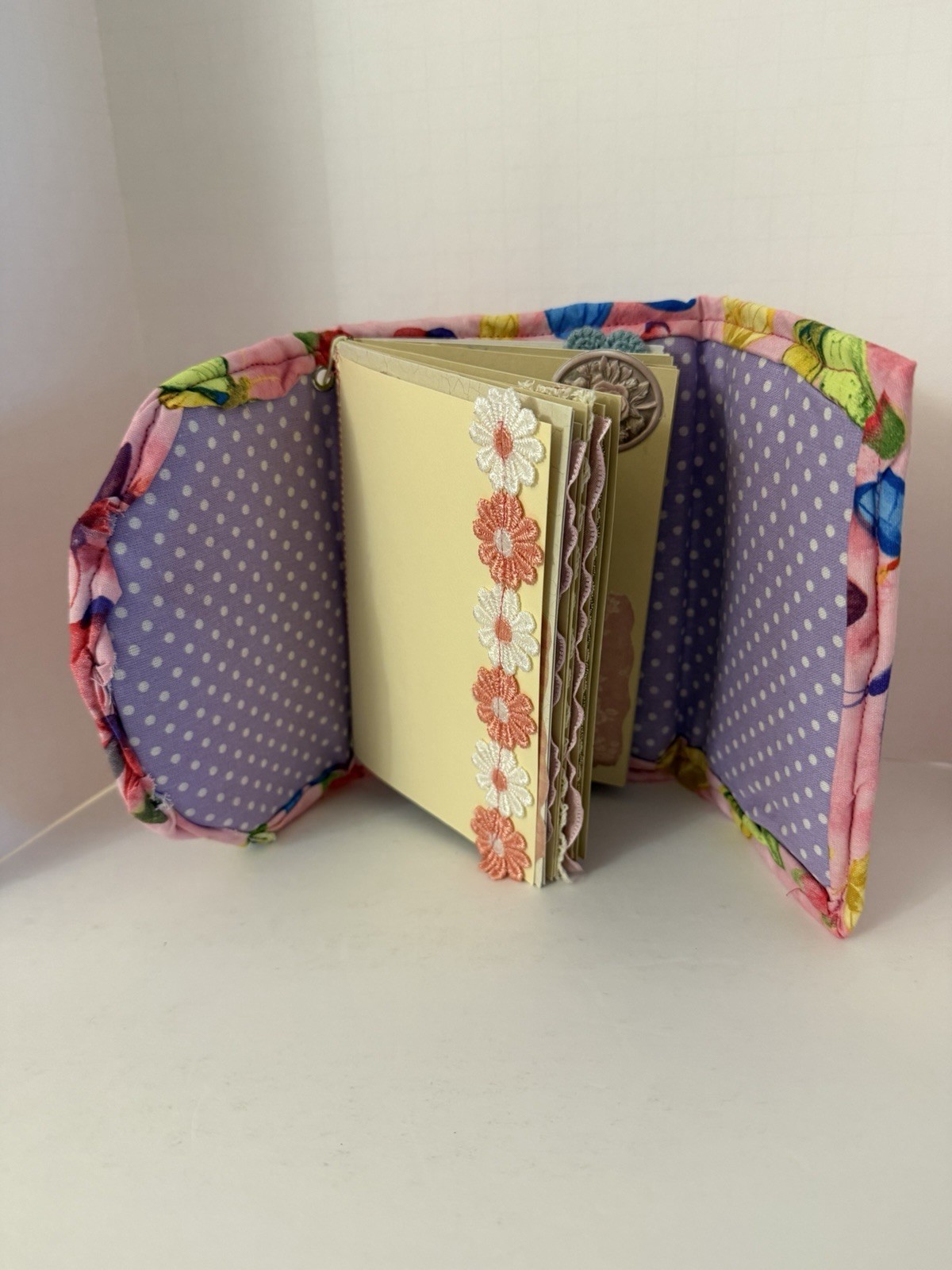 Handmade Junk Journal Beautiful Butterfly Material Measures 6.5×5.5 – Eclectic