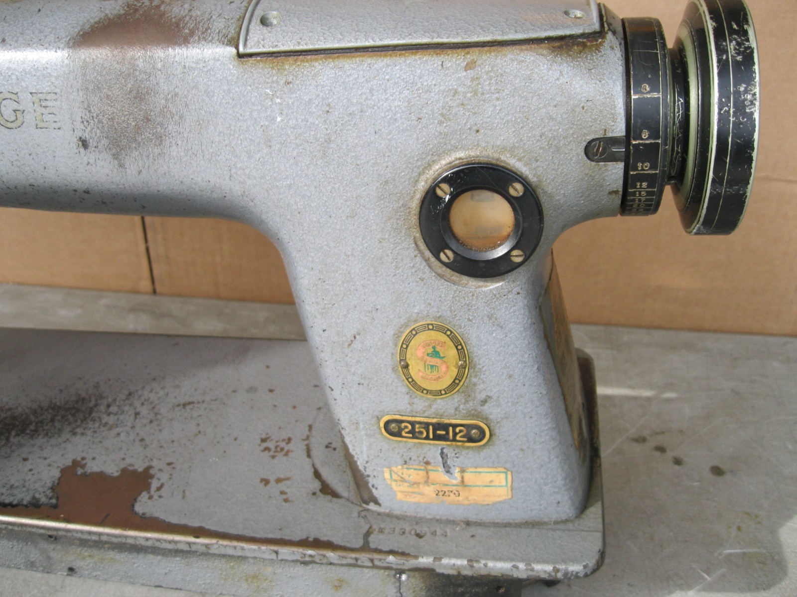 Singer 251-12 Upholstery Machine–FOR PARTS / REPAIR–UNTESTED–AS IS