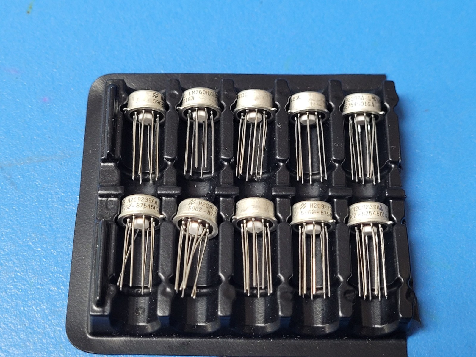 (1 PC) LM760H/883C NSC Comparator 1 Func 6000uV Offset-Max 16ns BIPolar TO-99