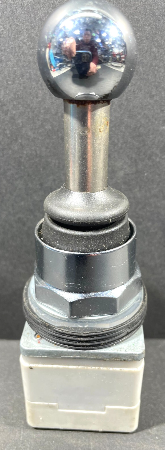 Square D 9001 K35 J Joy Stick Operator, 5 Position, W/O Contacts, Used & Checked