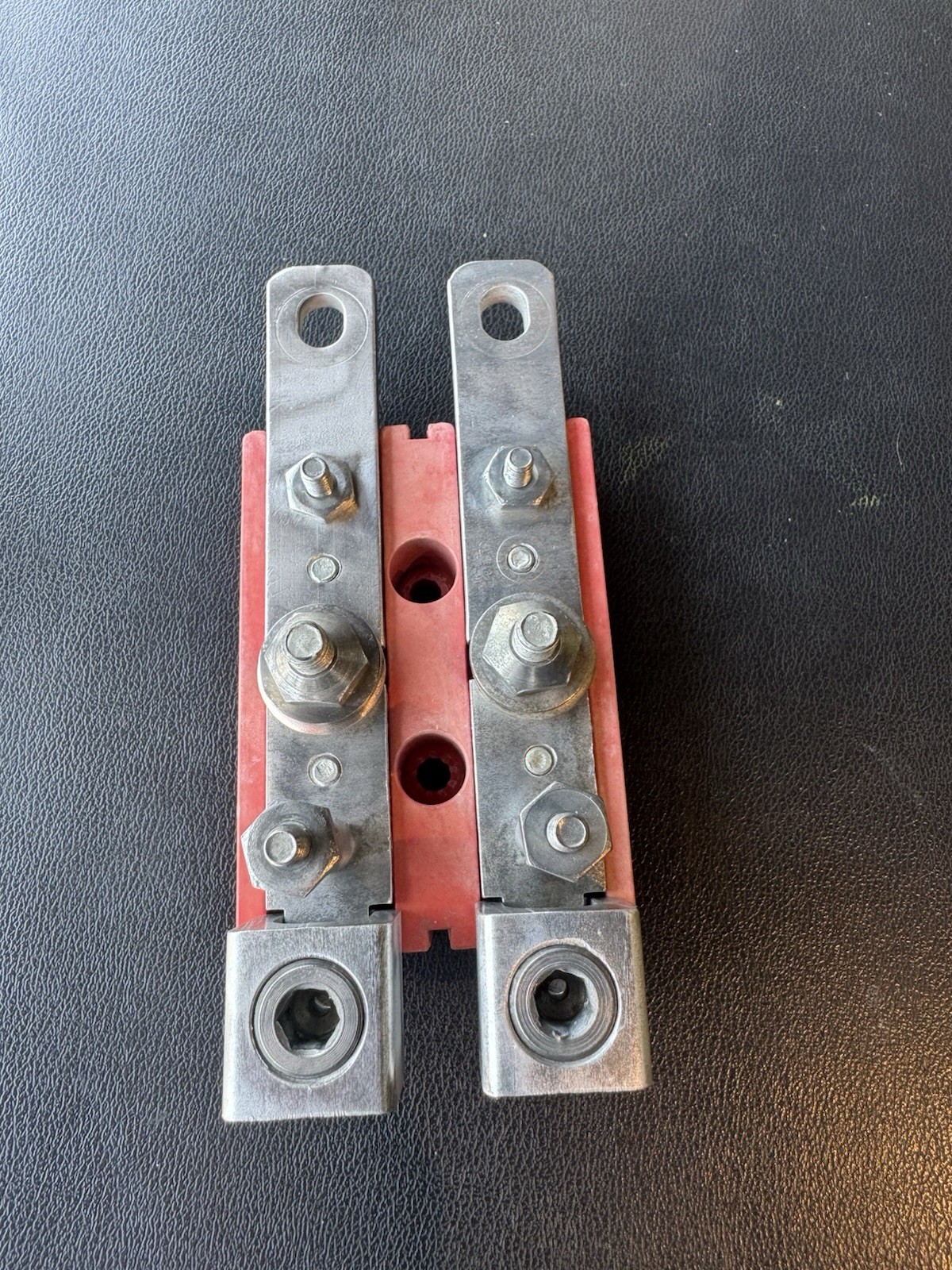 MILBANK METER SOCKET TEST BLOCK 200A 600V CAT. 702543-M01.