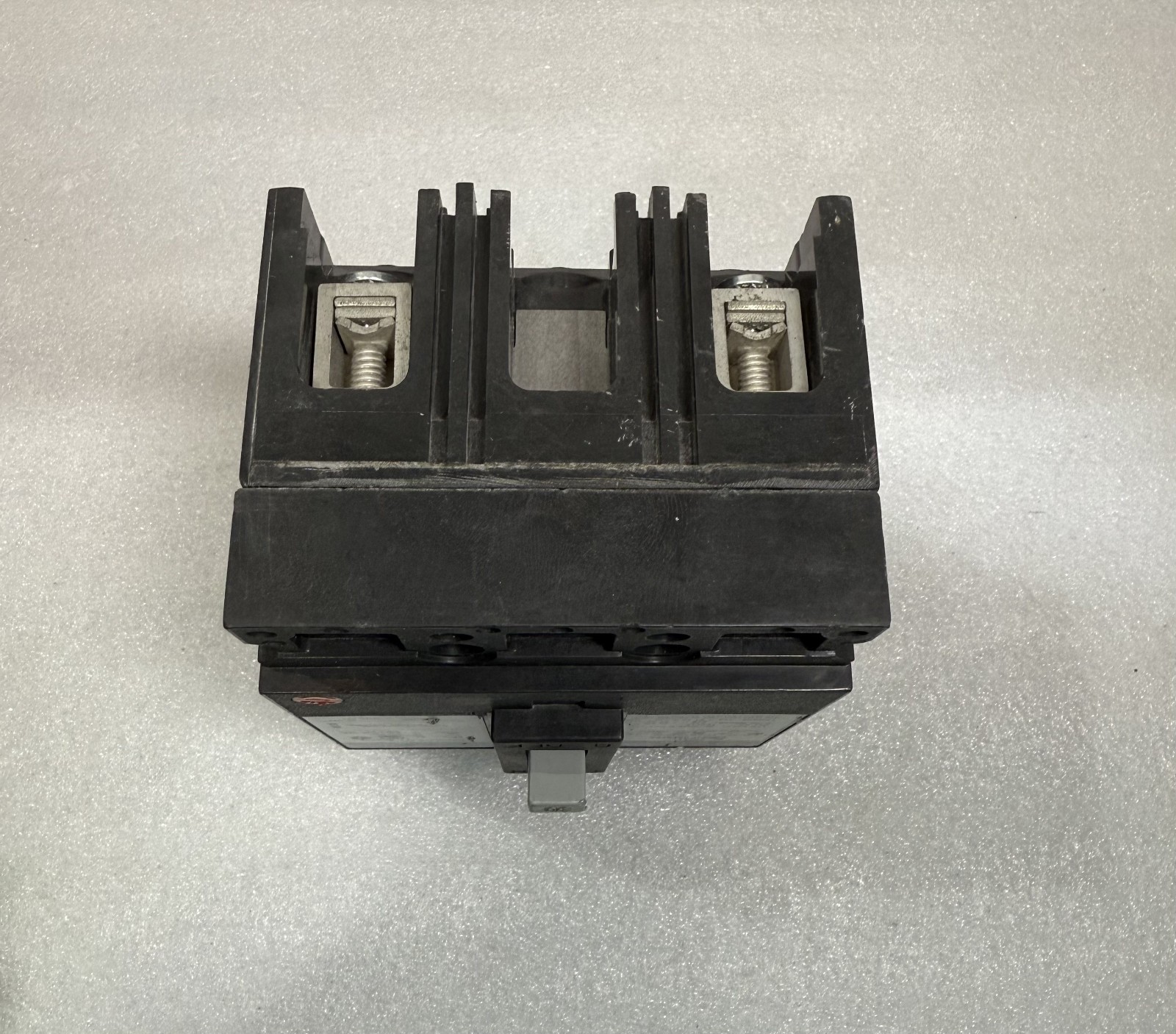GE THED124030 Circuit Breaker 30A 2P 480VAC