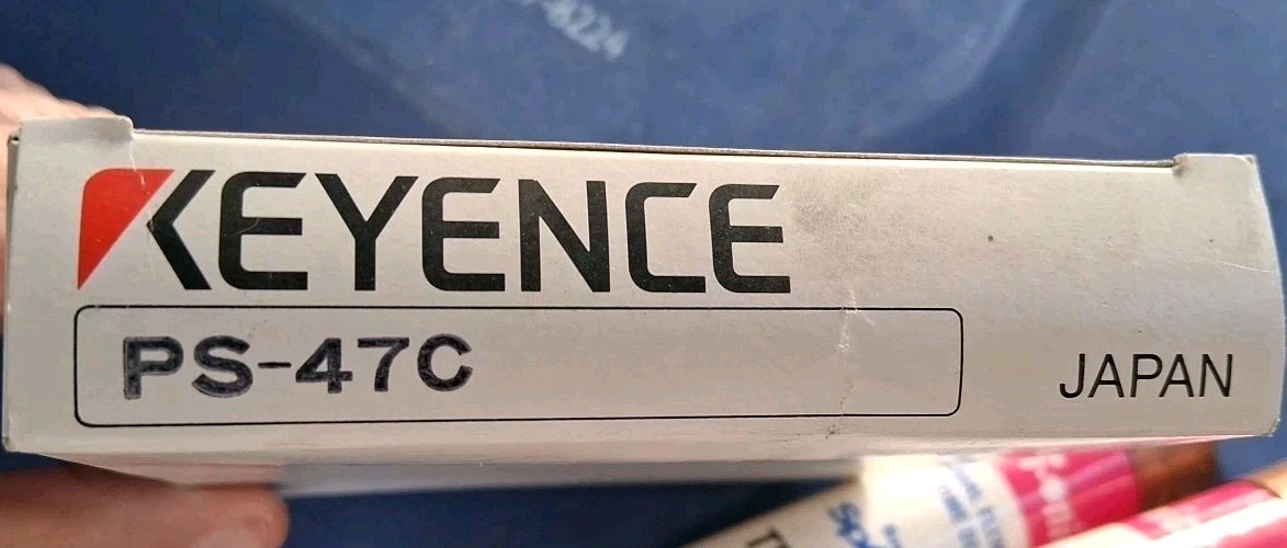 One KEYENCE PS-47C PS-47C Photoelectric Sensor, New In Box.