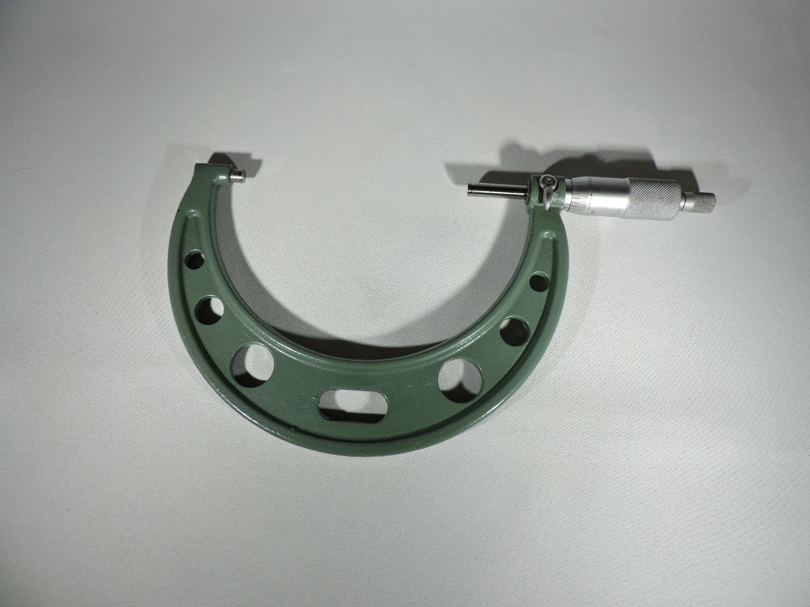 Outside Micrometer 4-5″ .0001″ Ratcheting Carbide Tips