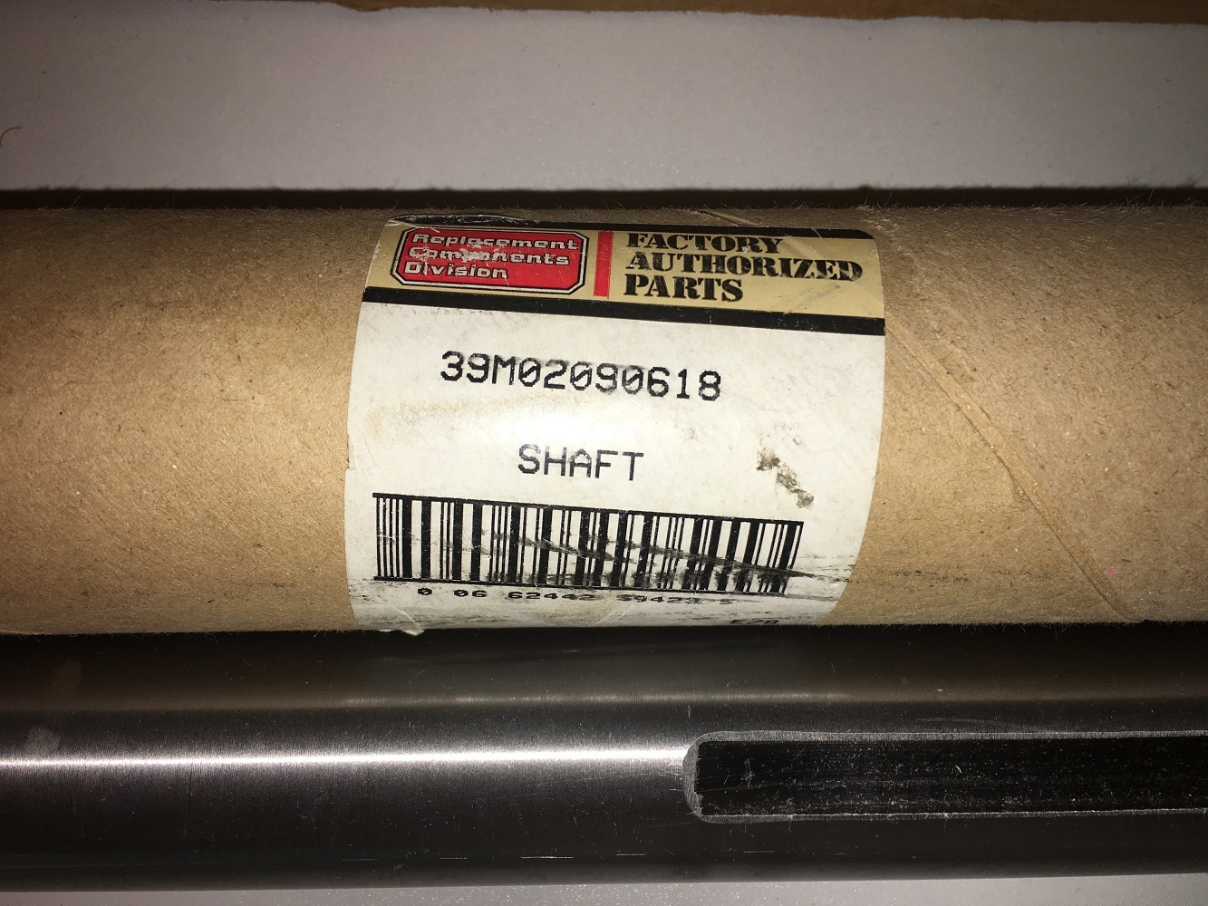 Carrier Part No. 39M02090618 Slotted Steel Shaft Length 29-1/2″ Width 1-1/2″
