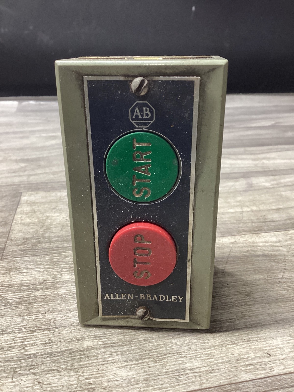 Allen-Bradley Start/Stop Push Button Station #100N92