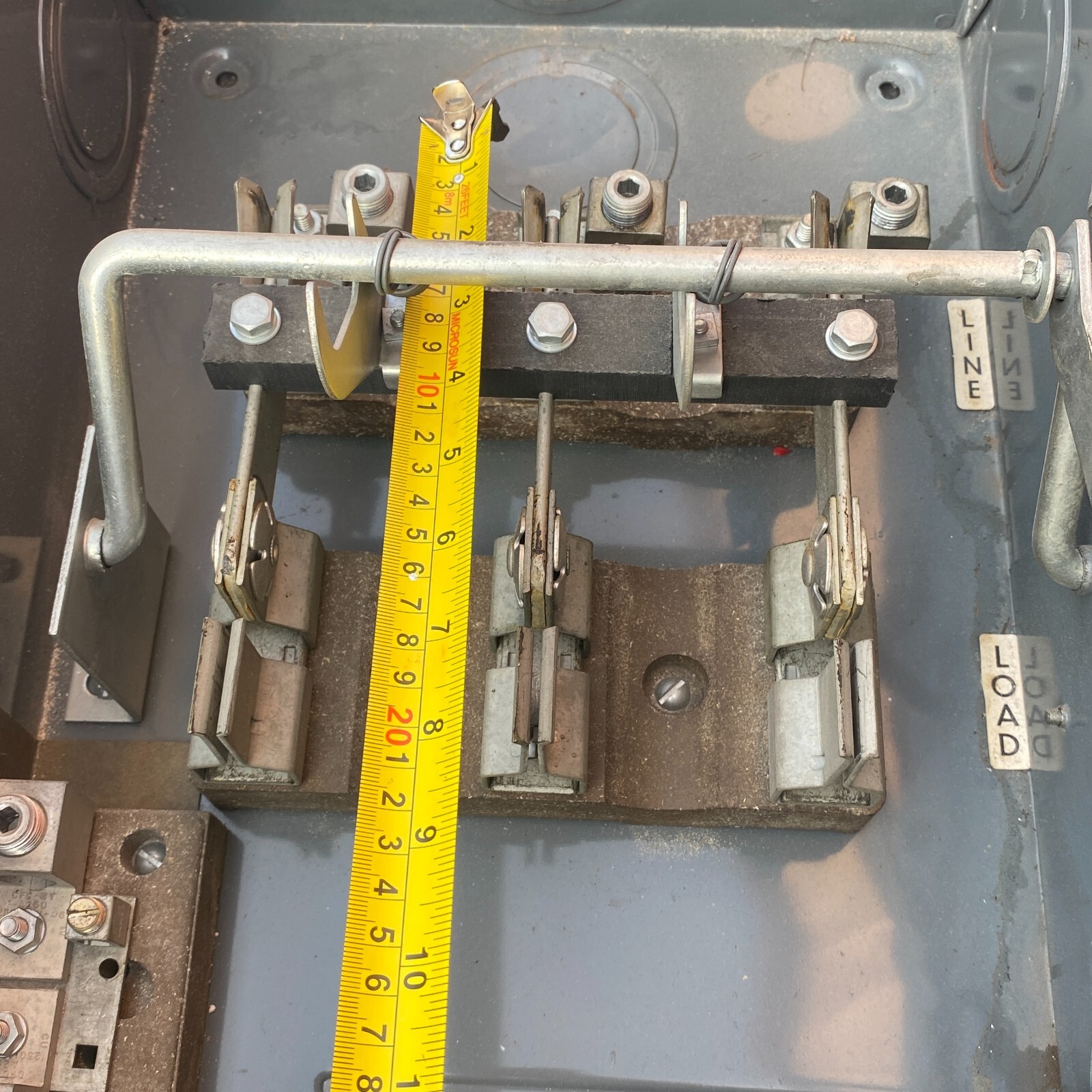 GENERAL 2003 UTI SAFETY SWITCH TYPE D 200AMPS 230VAC 3-POLE ENCLOESD SWITCH 🎯