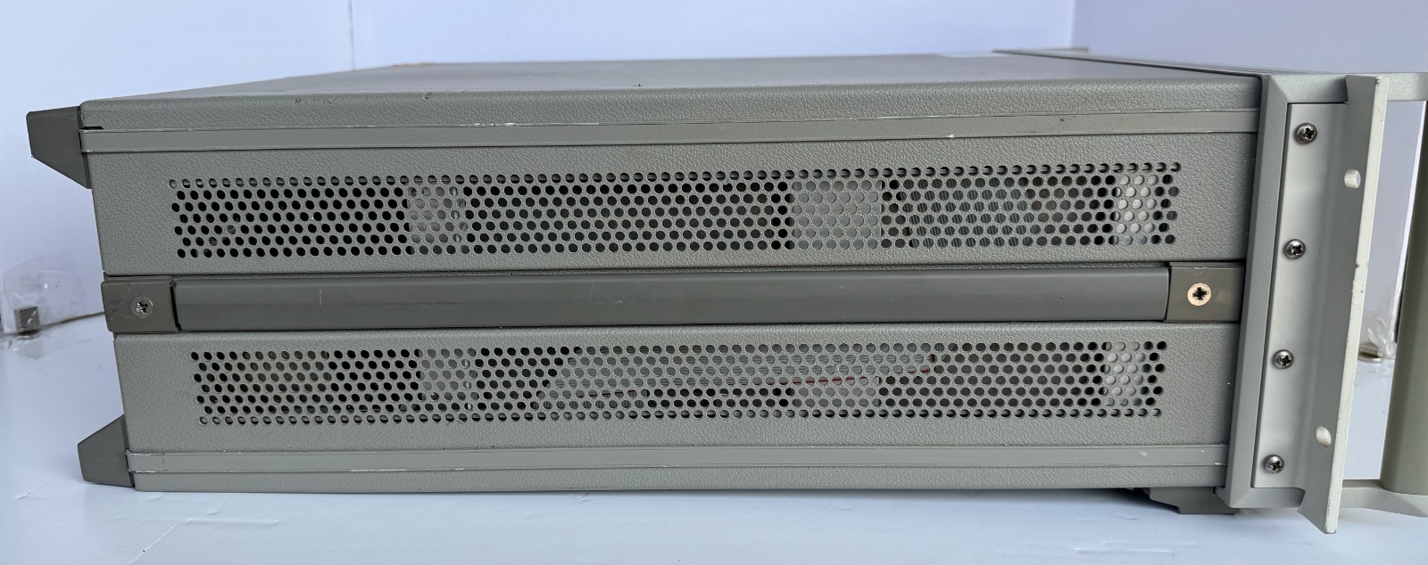 HP 3326A Two-Channel Synthesizer DC-13 MHz Signal Generator HP-IB
