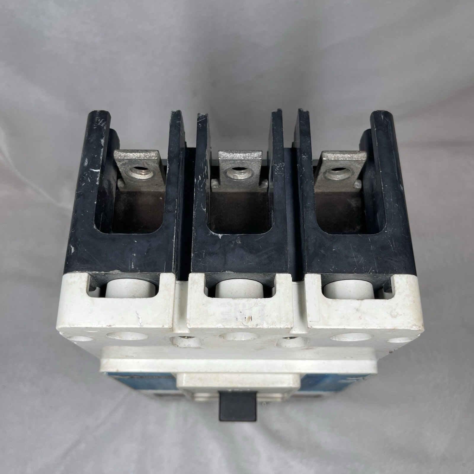 Westinghouse HKD3400F 400 Amp 3 Pole 600 VAC Circuit Breaker KT3400T Trip Unit