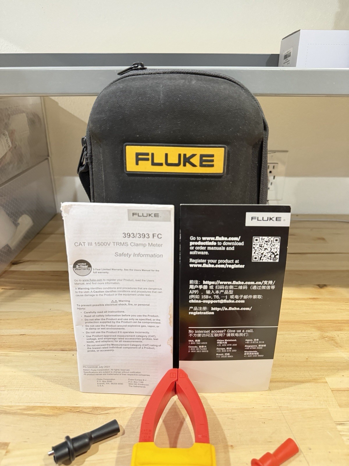 FLUKE 393 FC CAT III 1500V TRMS CLAMP METER W/LEADS (TESTED)