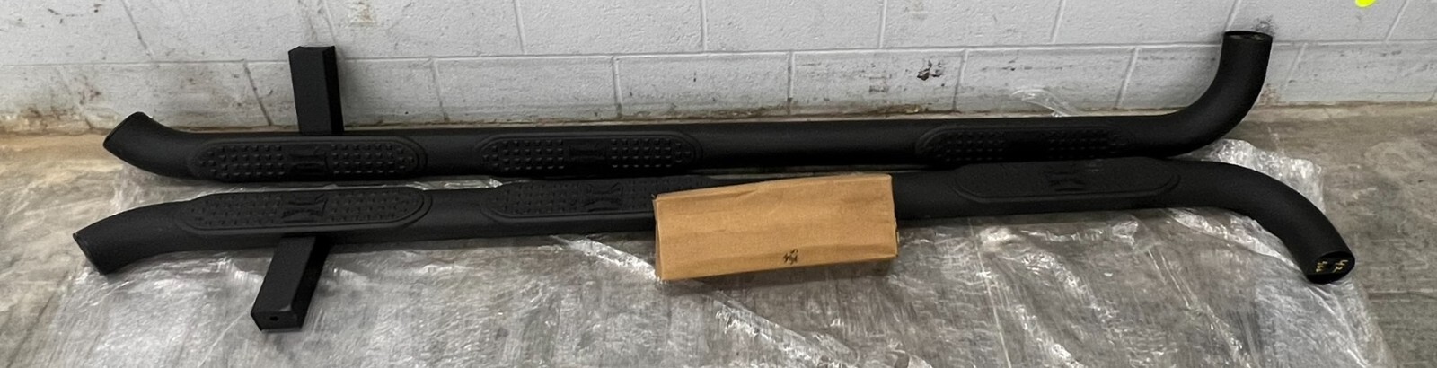 IRON CROSS 4″ TUBE STEPS 42-526-B COMPATIBLE WITH 2004-2013 CHEVY 1500 CREW CAB