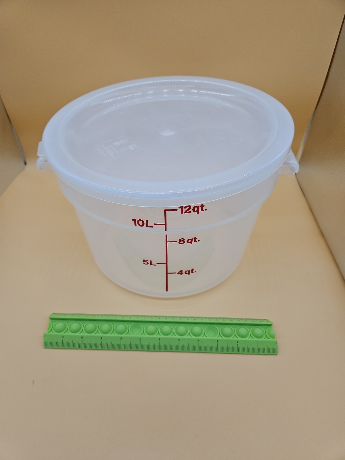 12 qt Cambro Round Food Storage Container Translucent Polypropylene NSF 8” Depth