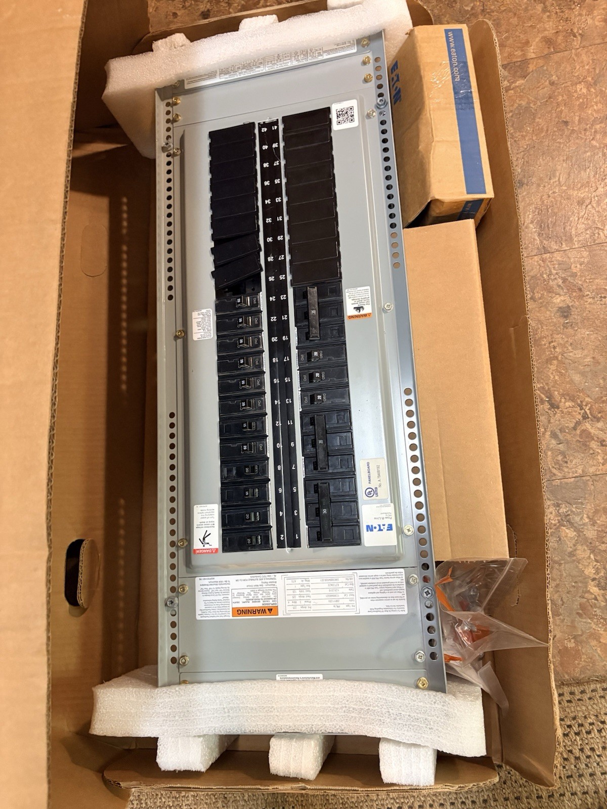 Eaton Pow-R-Line PRL1a Panelboard 225A 3-Phase 201-250V UL Listed