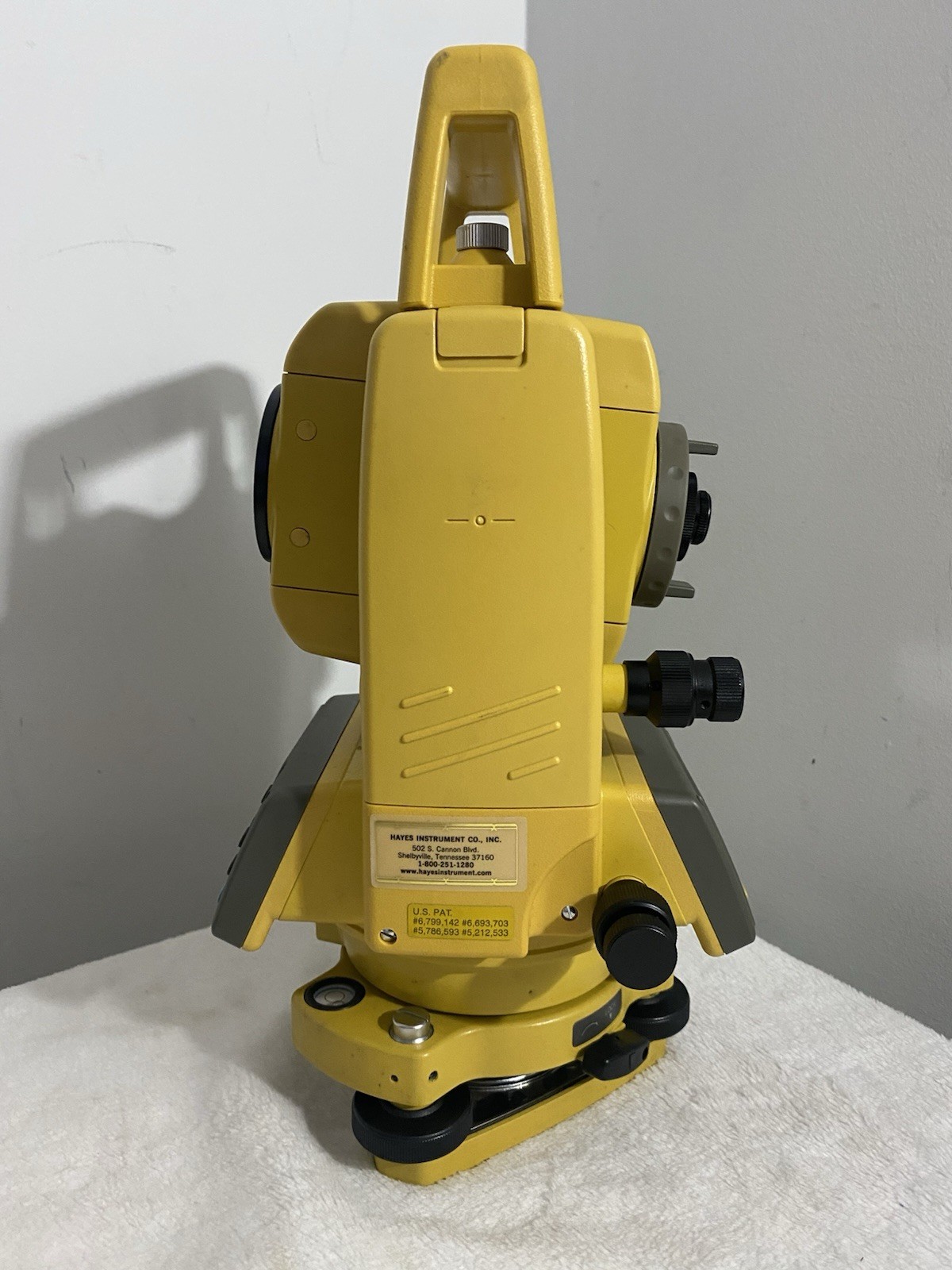 TOPCON GTS-233W ( GTS-230W Series) 3” Electronic Total Station W/ Case & Charger