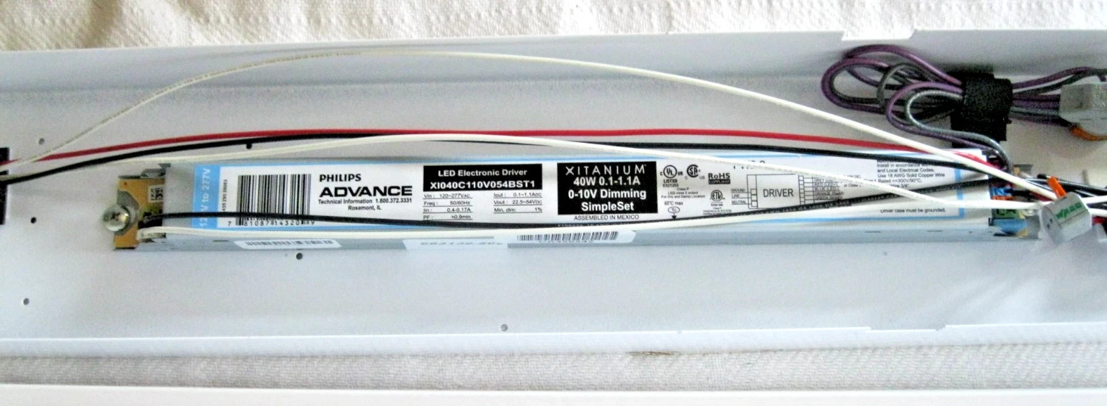 LSI SDL4 LED Strip Light Fixture 4FT – 54W – 0‑10V Dimmable – USA Made – New