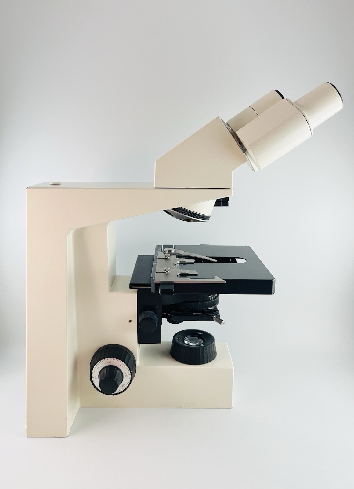 Carl Zeiss Axiolab re Microscope Missing Objective & Ocular Lenses Shell Only