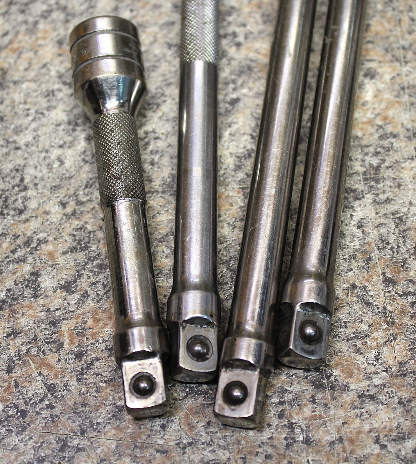 Snap-On Knurled Friction Ball Extension Tool Set