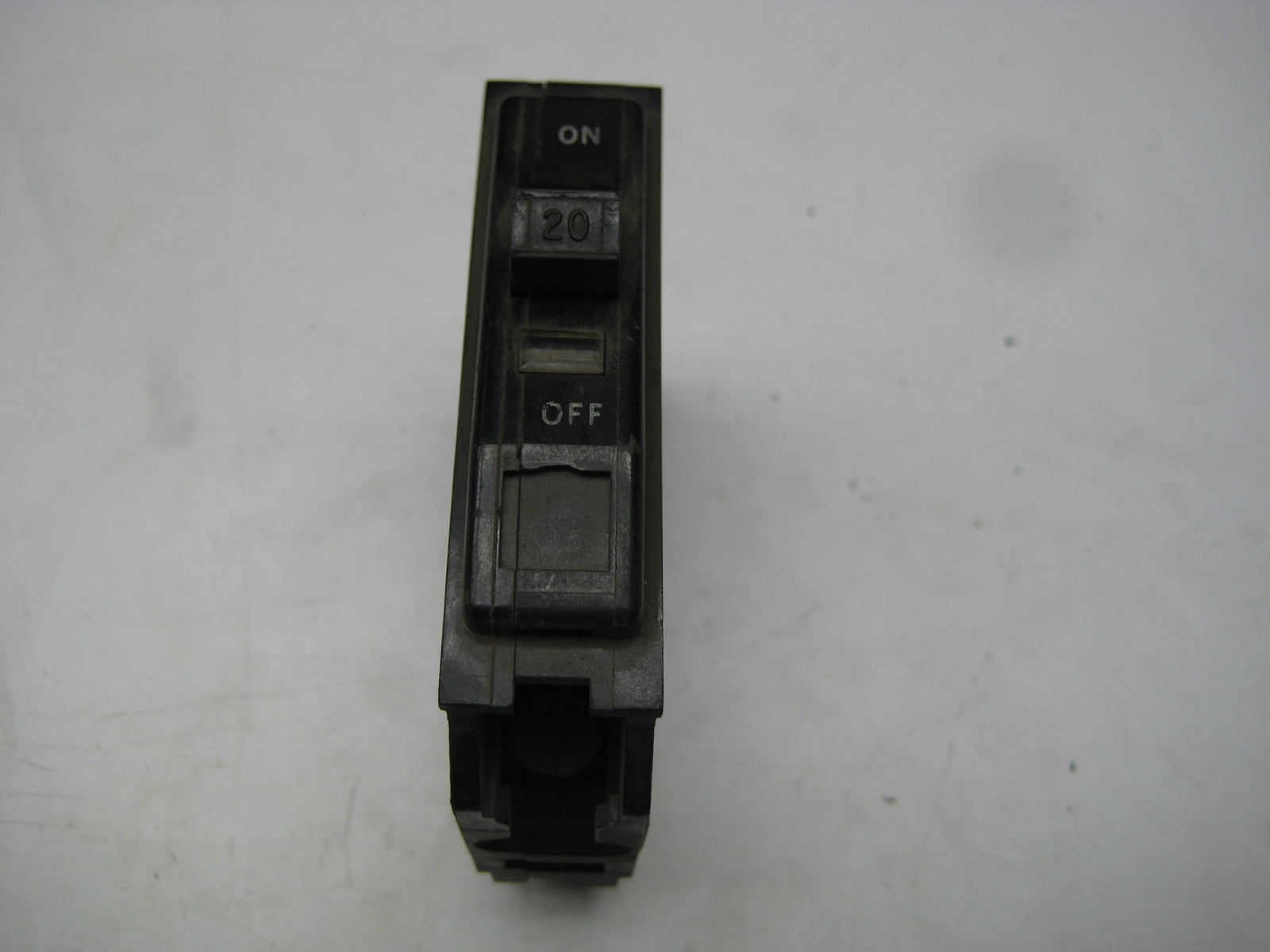 SQUARE D QO120 BREAKER 20A 1POLE UNMP 11321