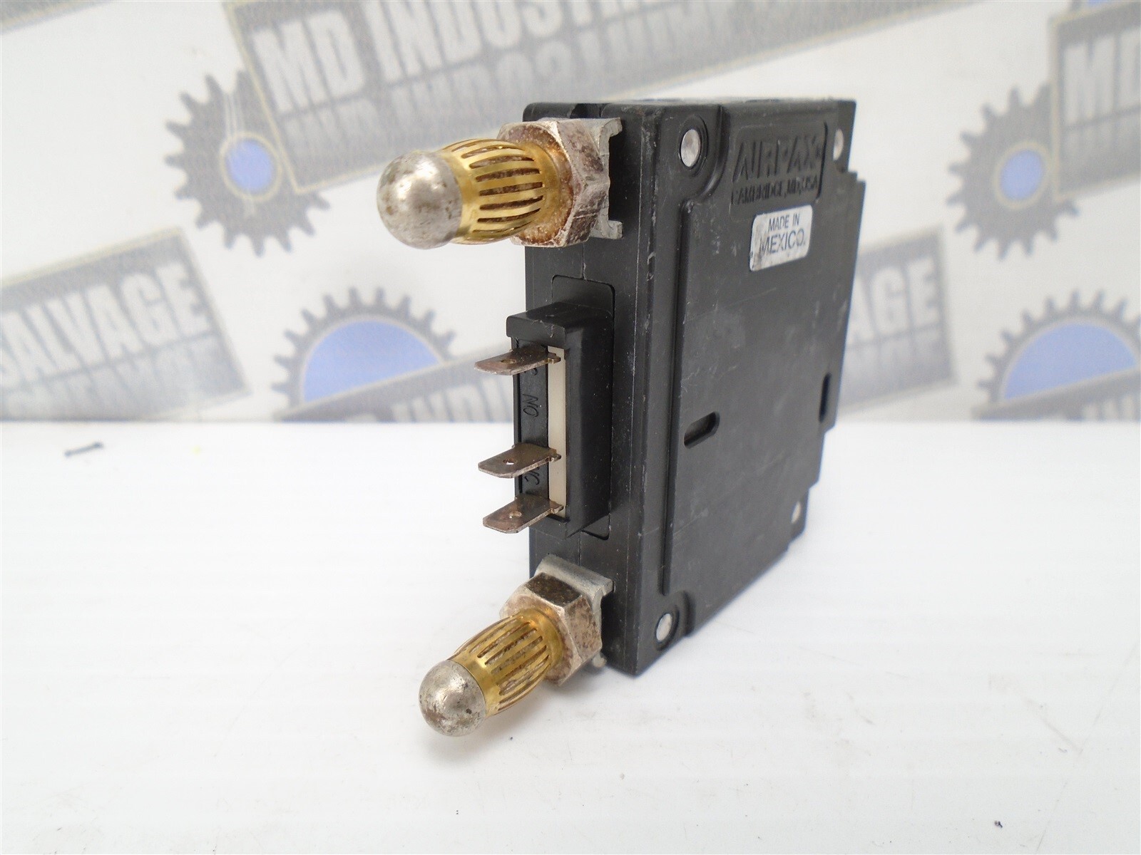 AIRPAX – CIRCUIT BREAKER – 15A – IMLK1-1RS5-30625-9 – BULLET WHITE THROW – 80V