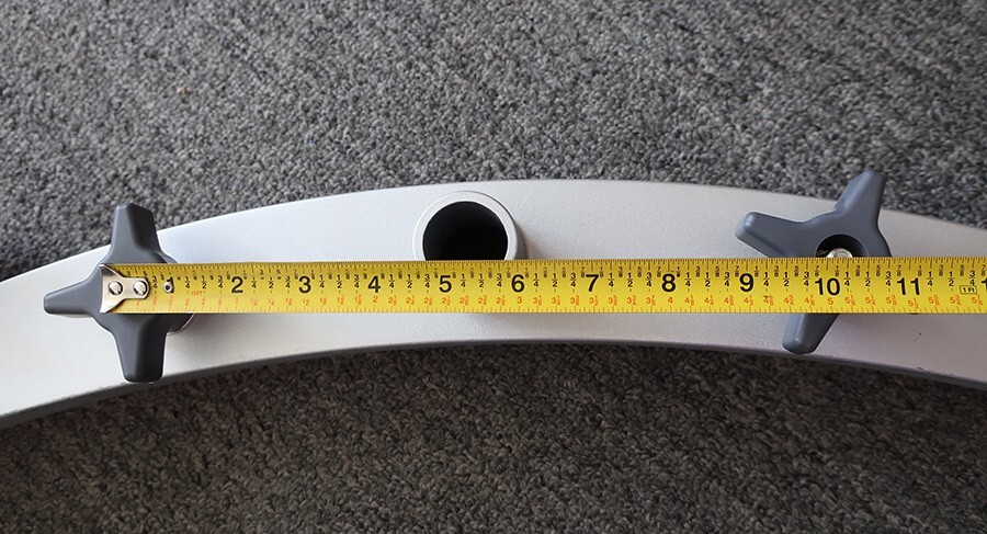 SQUEEGEE ASSEMBLY, UNKNOWN BRAND, 32″ WHEEL-TO-WHEEL, 10.25″ MOUNTING SCREWS