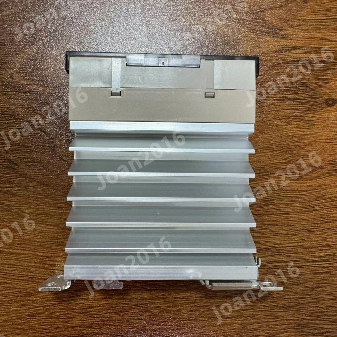 1PC New Omron G3PE-215B Solid State Relay G3PE-215B DC12-24 In Box Free Shipping