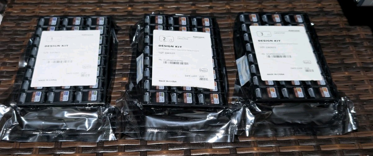 Guanruixin Chip Capacitor Design Kit EIA 0603 Size 72 Values, 0.5pF-22uF 2880PCS