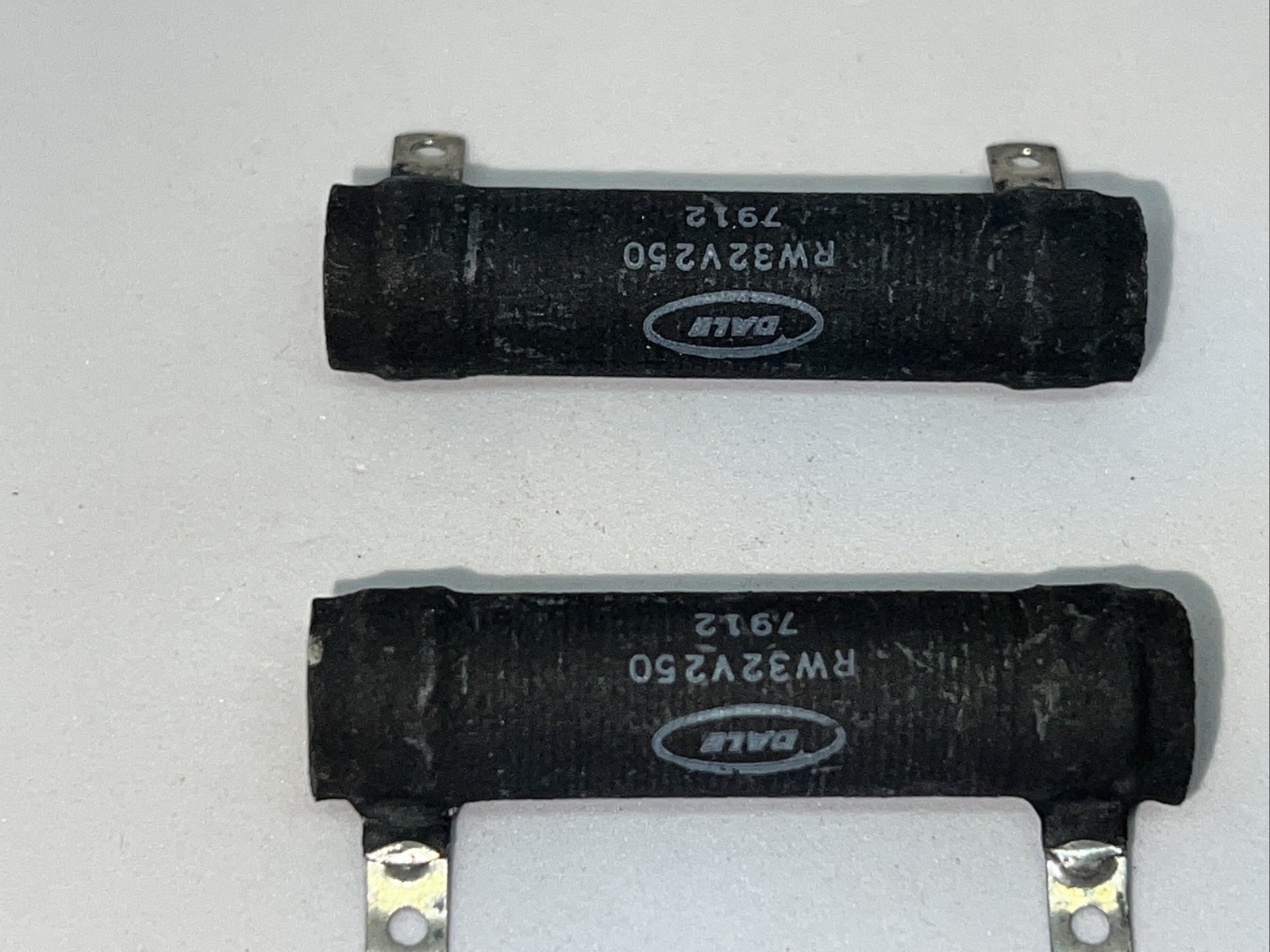 Dale Power Resistor 25 Ohm, 20 Watt RW32V250 New Lot of (2)