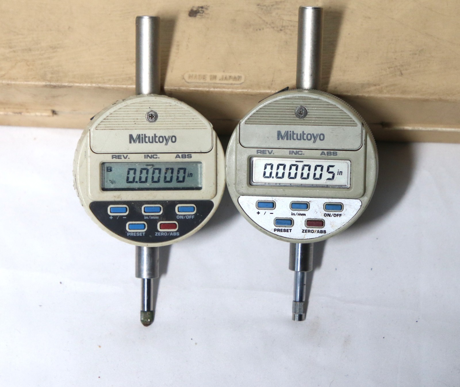 Mitutoy lot of 2 Indicators 543-145B & 543-180 0. 5 12.7 mm #3275