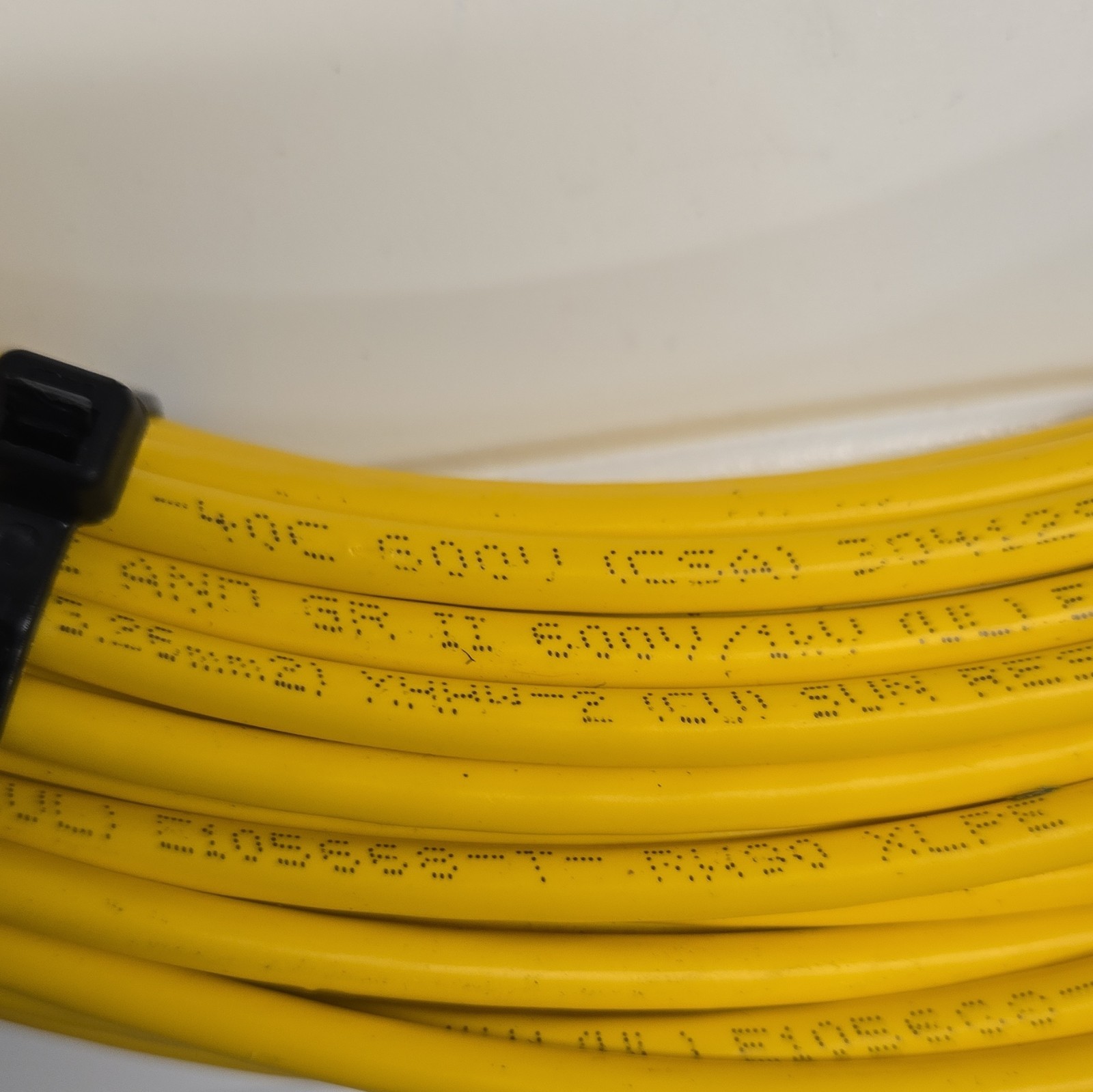 10 AWG /XHHW 100 ft Stranded Copper Yellow 600V