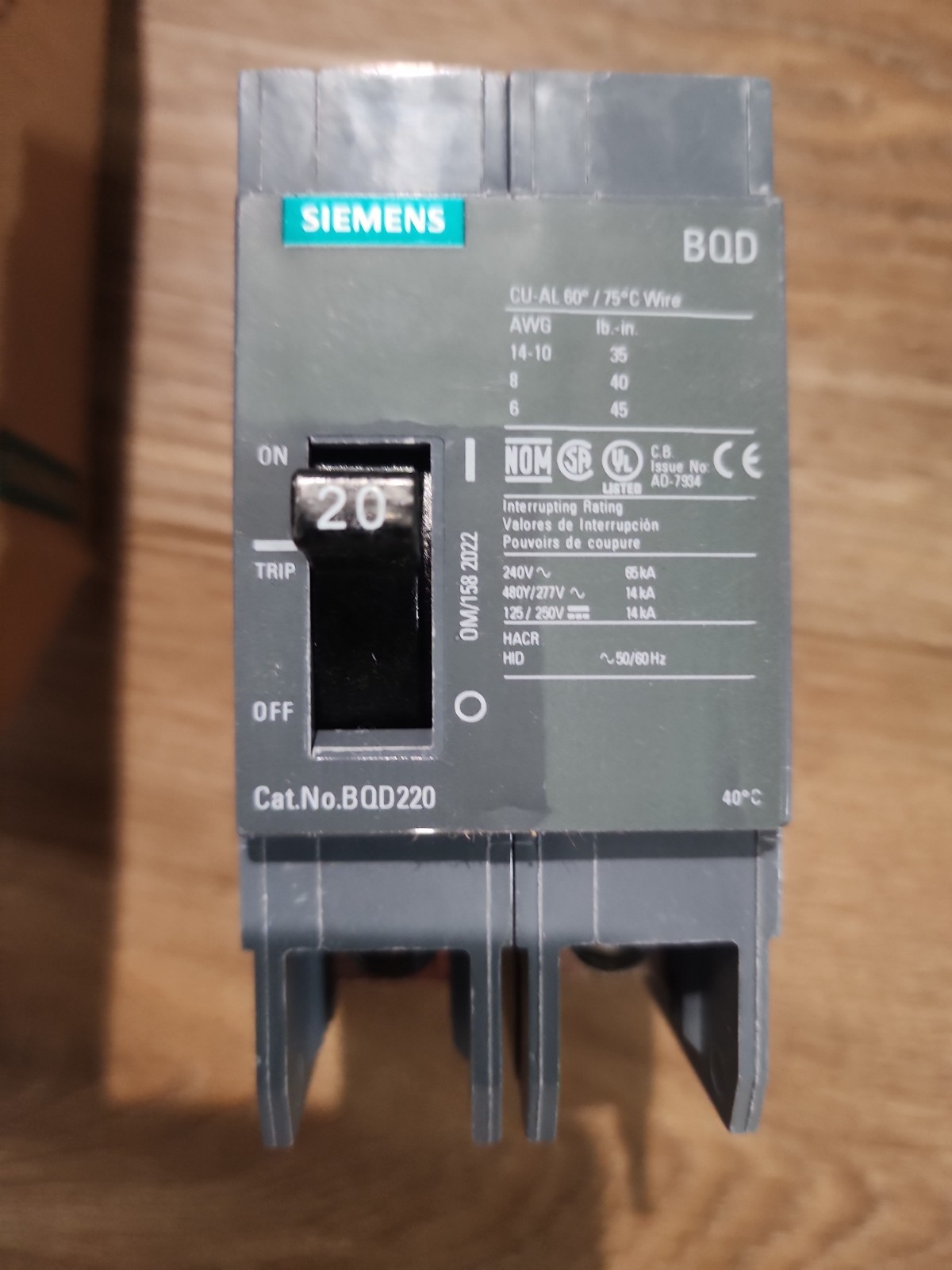 Siemens BQD220 20Amp Circuit Breaker, 2-Pole, New