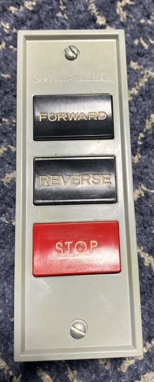 EATON / CUTLER HAMMER 10250H5302 HEAVY DUTY PUSHBUTTON Forward, Reverse, Stop