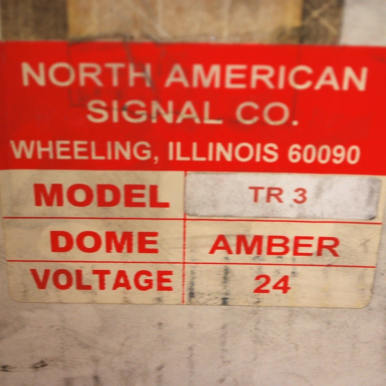 North American Signal Co. TR 3 24 Volt Amber Light. – NEW