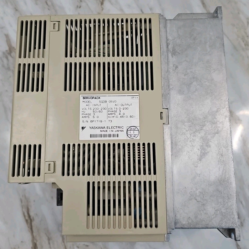 Yaskawa Servopack SGDB-05VD input 3ph 200-230v output 4 amp 230v
