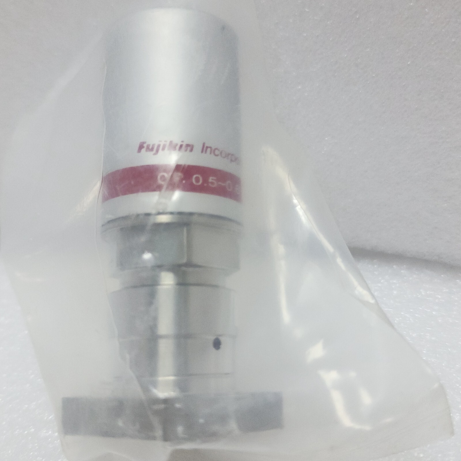 Fujikin C No 565601, 0.P. 0.5-0.6 MPa,Lam 766-197842-003 R B, N.C Valve,+97101