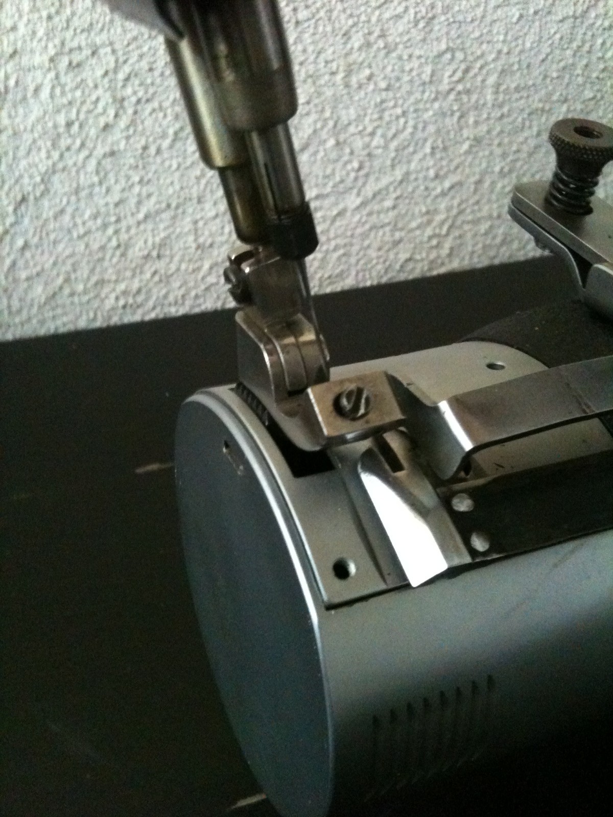SINGER 107-1 HAT SWEATBAND MACHINE