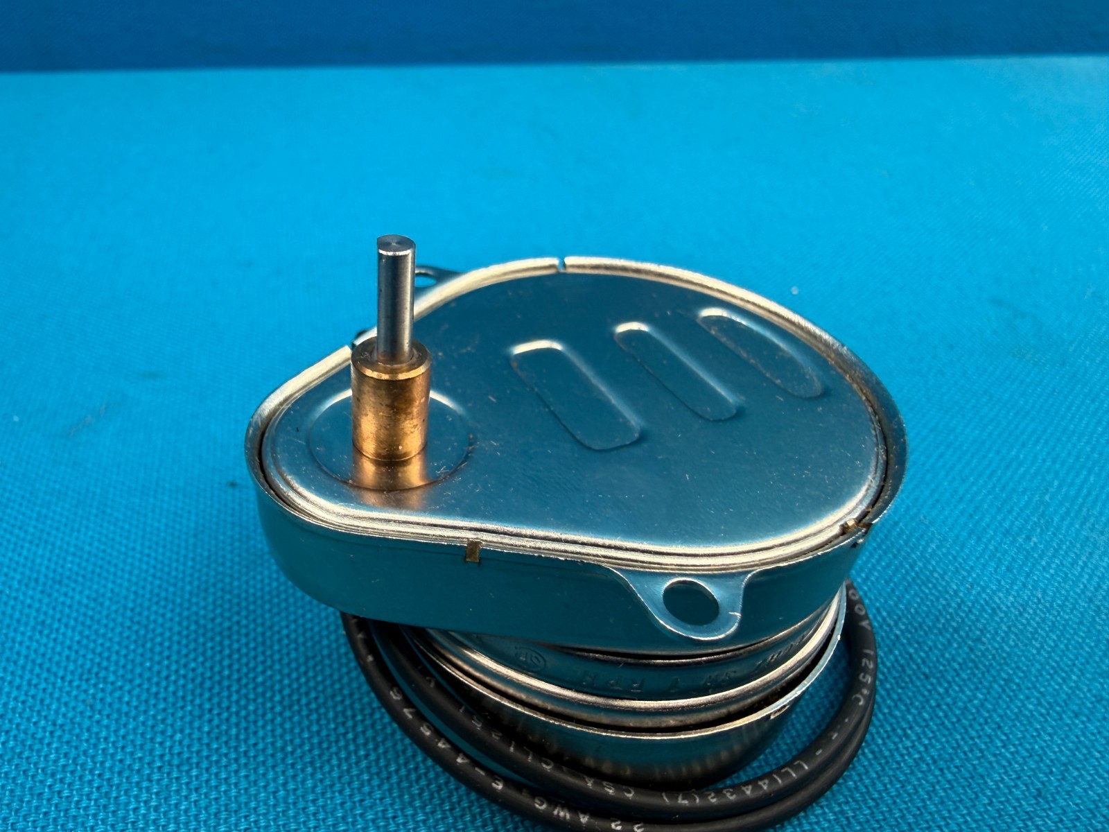 Synchron 9210-300 3W 60Hz 110V AC Synchronous Motor 7/8IPH 60Hz – 1-RPH