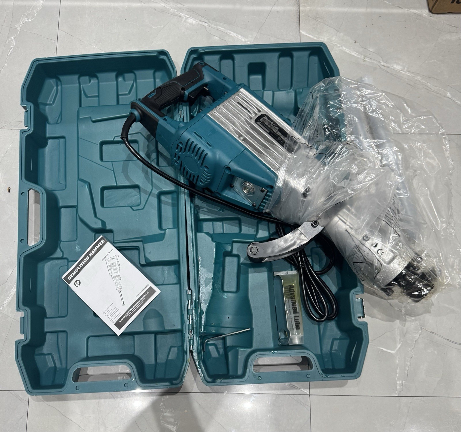 Makita HEX-30 Corded Electric Demolition Hammer w/ Carry Case Manual Accessories