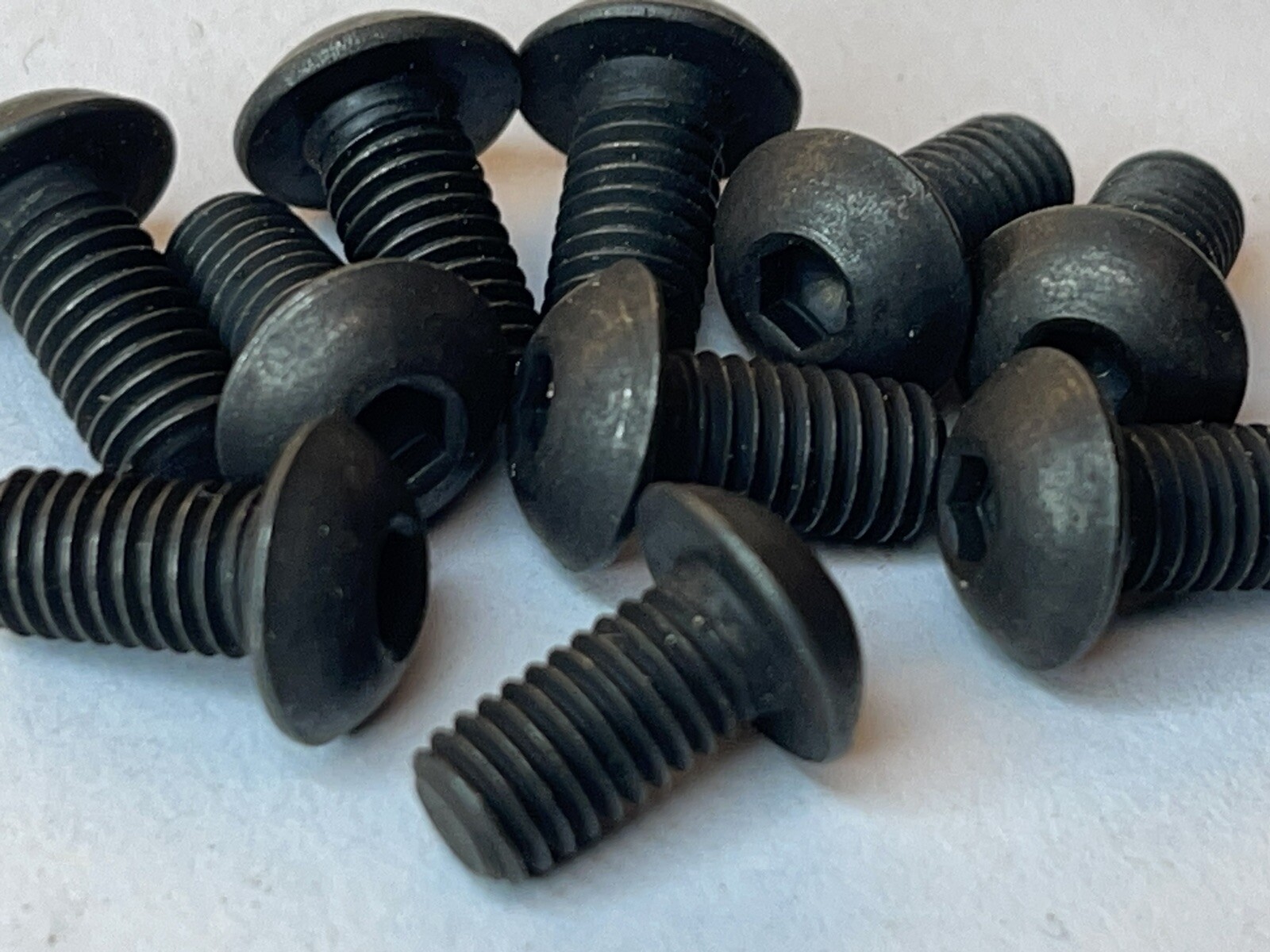 (10) M5-0.80x10mm 10.9 Socket Button Head Screw Bolts Black Steel Allen (24F66)