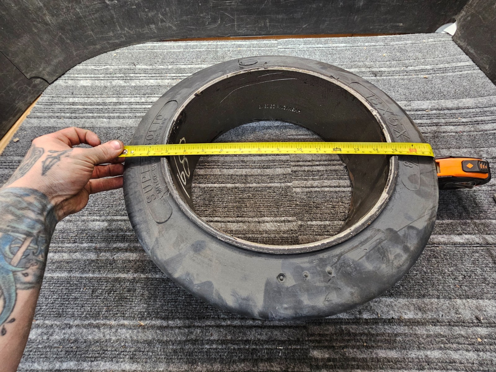 (QTY 1) Mitco Super Solid Smooth Press-On Forklift Tire 18x5x12-1/8, 253212