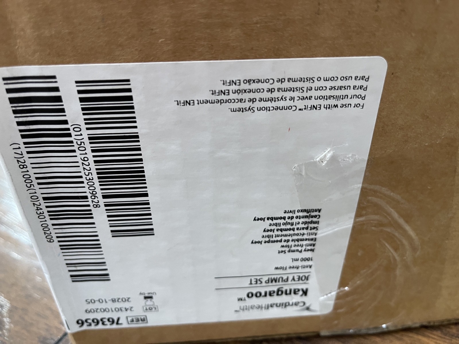 Kangaroo Joey Pump Set 1000ml Bag Anti Free Flow 763656/LOT of 28/Exp 05/10/2028