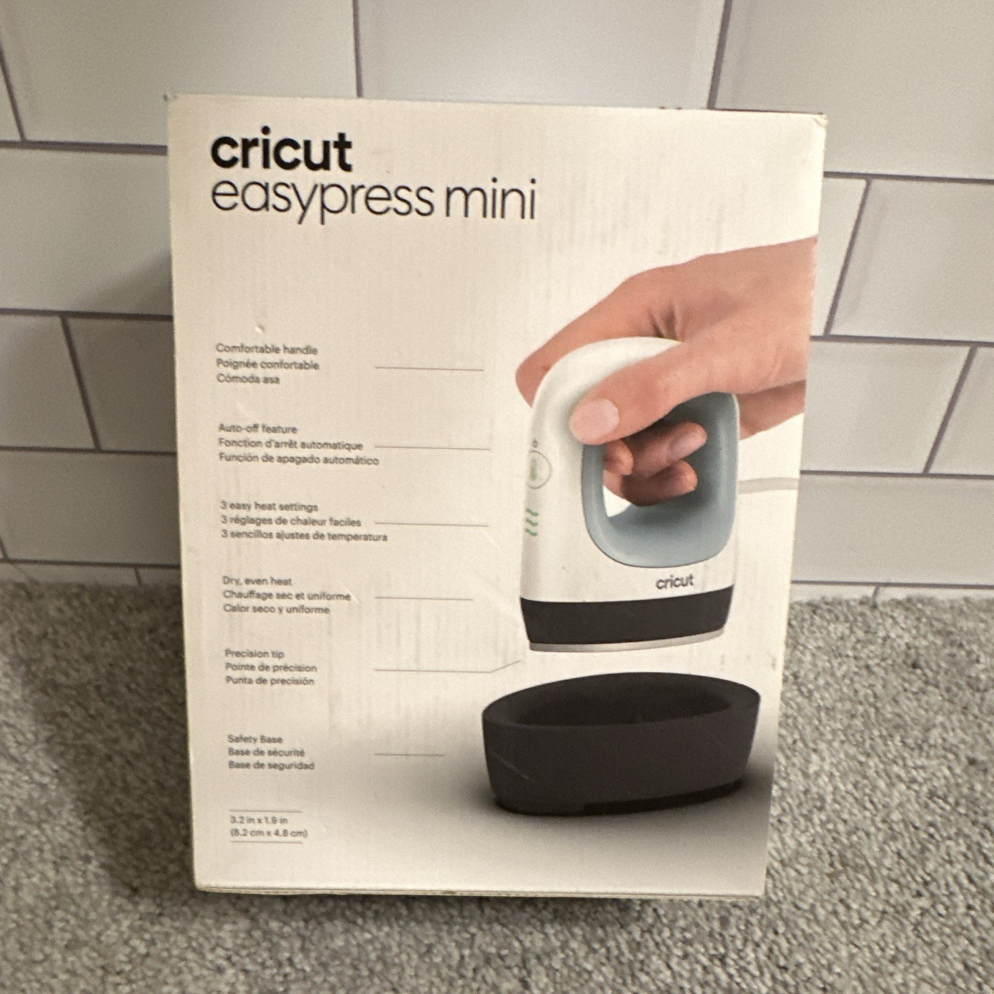 Cricut EasyPress Mini Heat Press 3.2 x 1.9 in w/ Safety Base Auto-Off CHP050A1