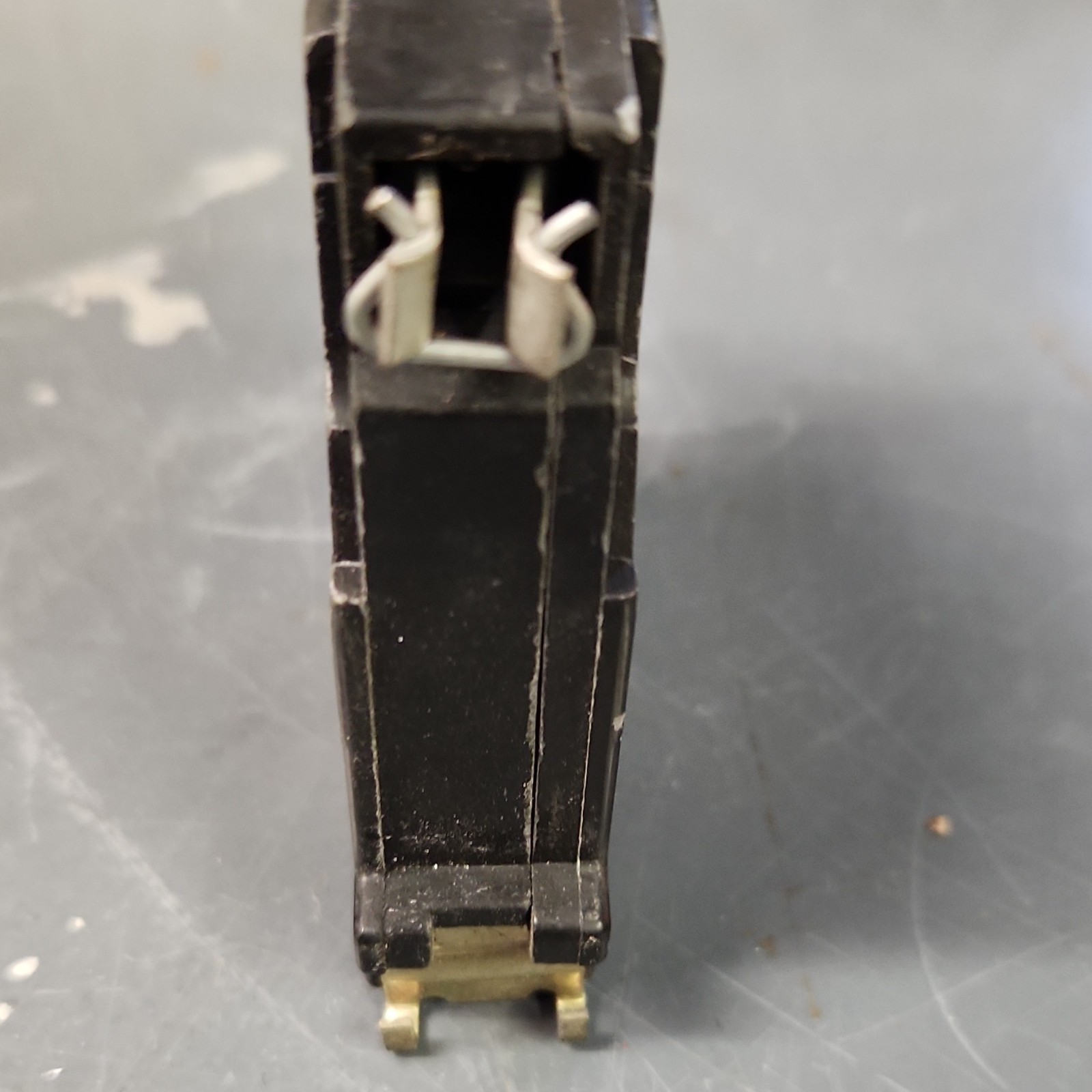 Circuit Breaker Tandem 20A 1-Pole On/Off Plug-In Black Screw Terminal 1-Pack