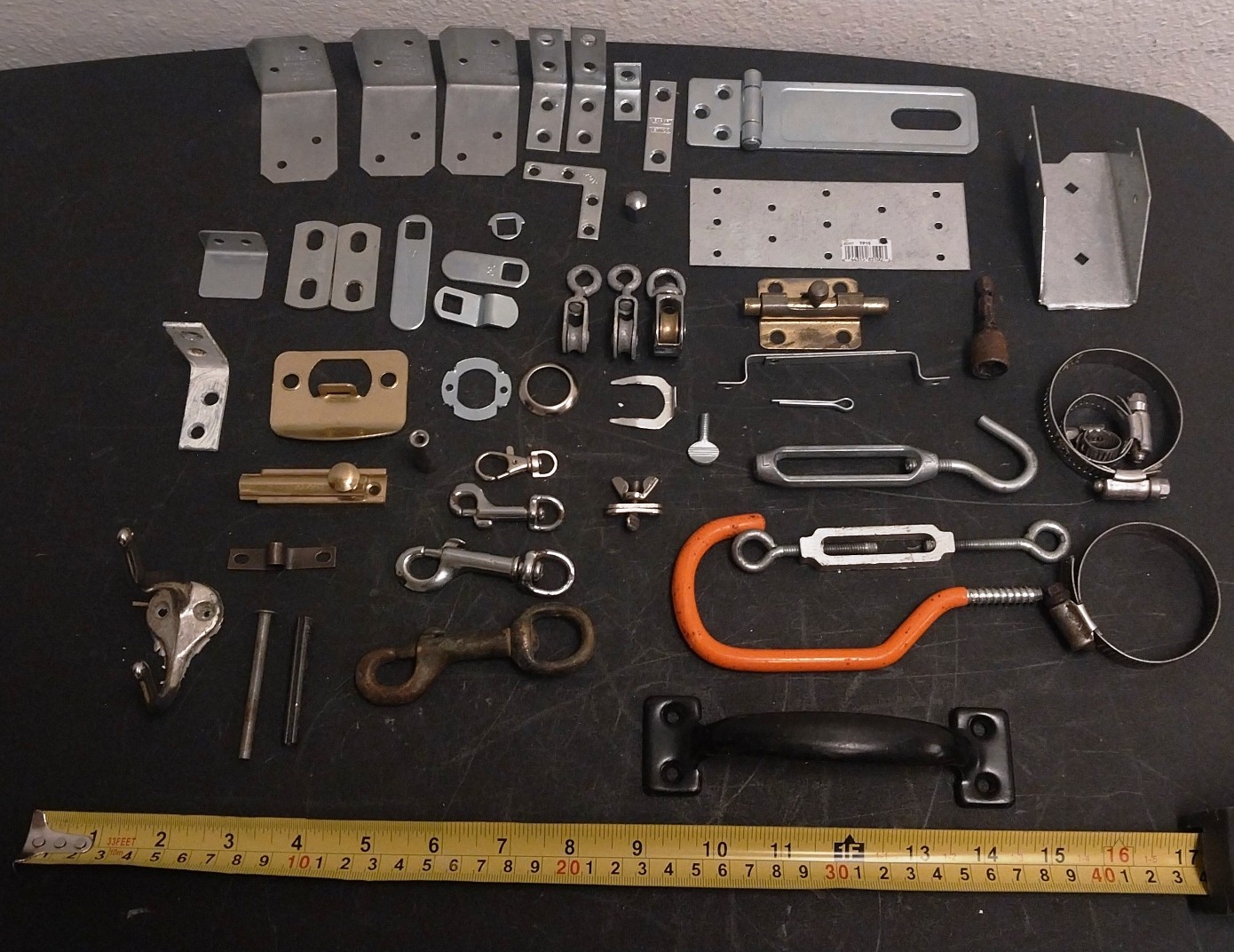 BUILDING HARDWARE -Steel Brackets – Pulleys -Leash Clips – Mostly New – 2.3 LBS