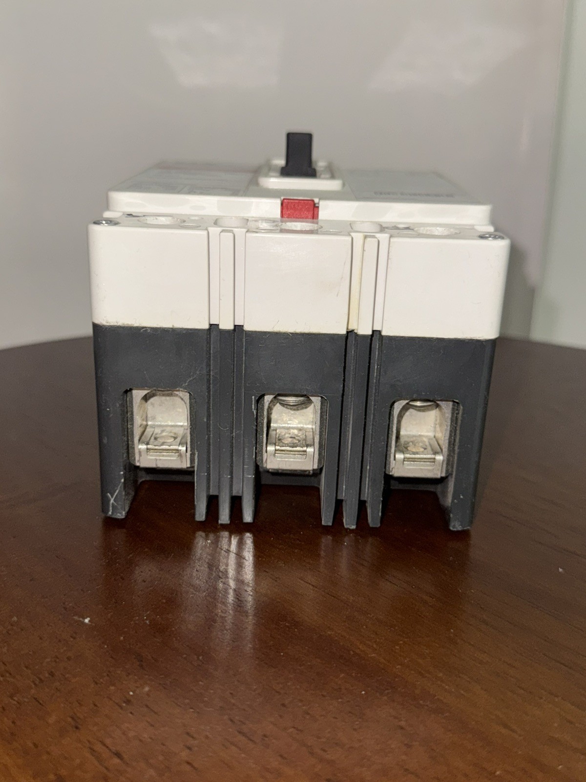 EATON HFD3125 3 pole 125 amp 3P Circuit Breaker